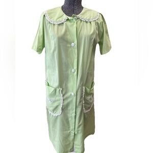 Vintage gorgeous mint green housecoat/robe size 10-mid century-kitschy-butterfly